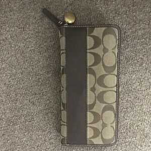 EUC zip around coach wallet